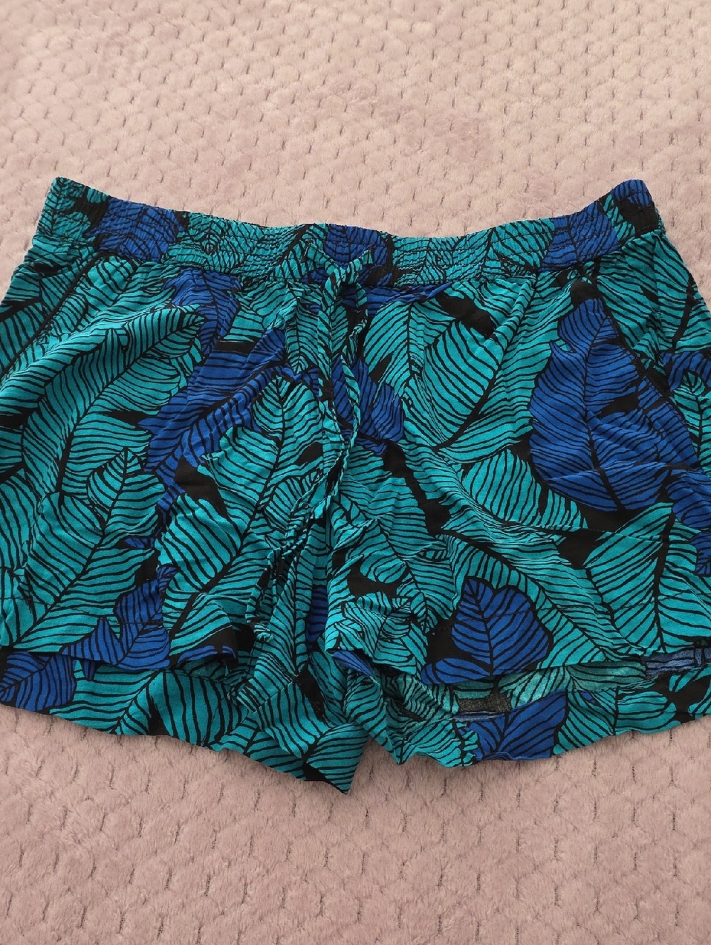 a.n.a Teal and Blue Tropical Leaf Print Women's Shorts
